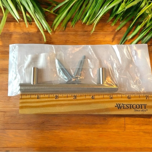 Franklin Brass | Liberty 10-Pack Steel Bar Pulls – 96mm (3-3/4”) Stainless Steel - Picture 6 of 11